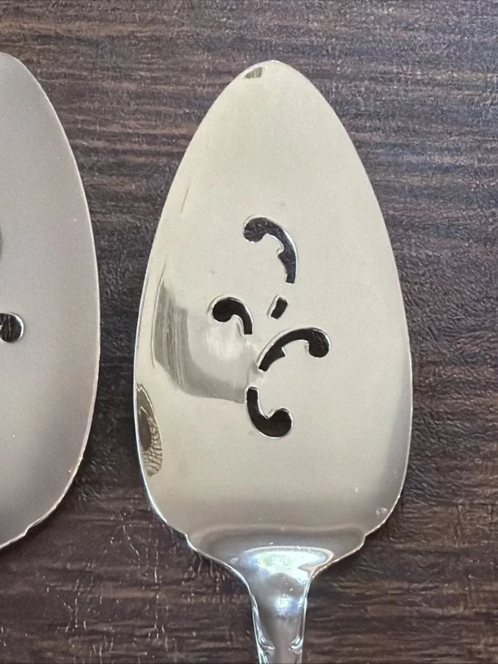 Set of 2 Oneida Community Chatelaine Stainless Pie Cake Servers Flatware 9.5